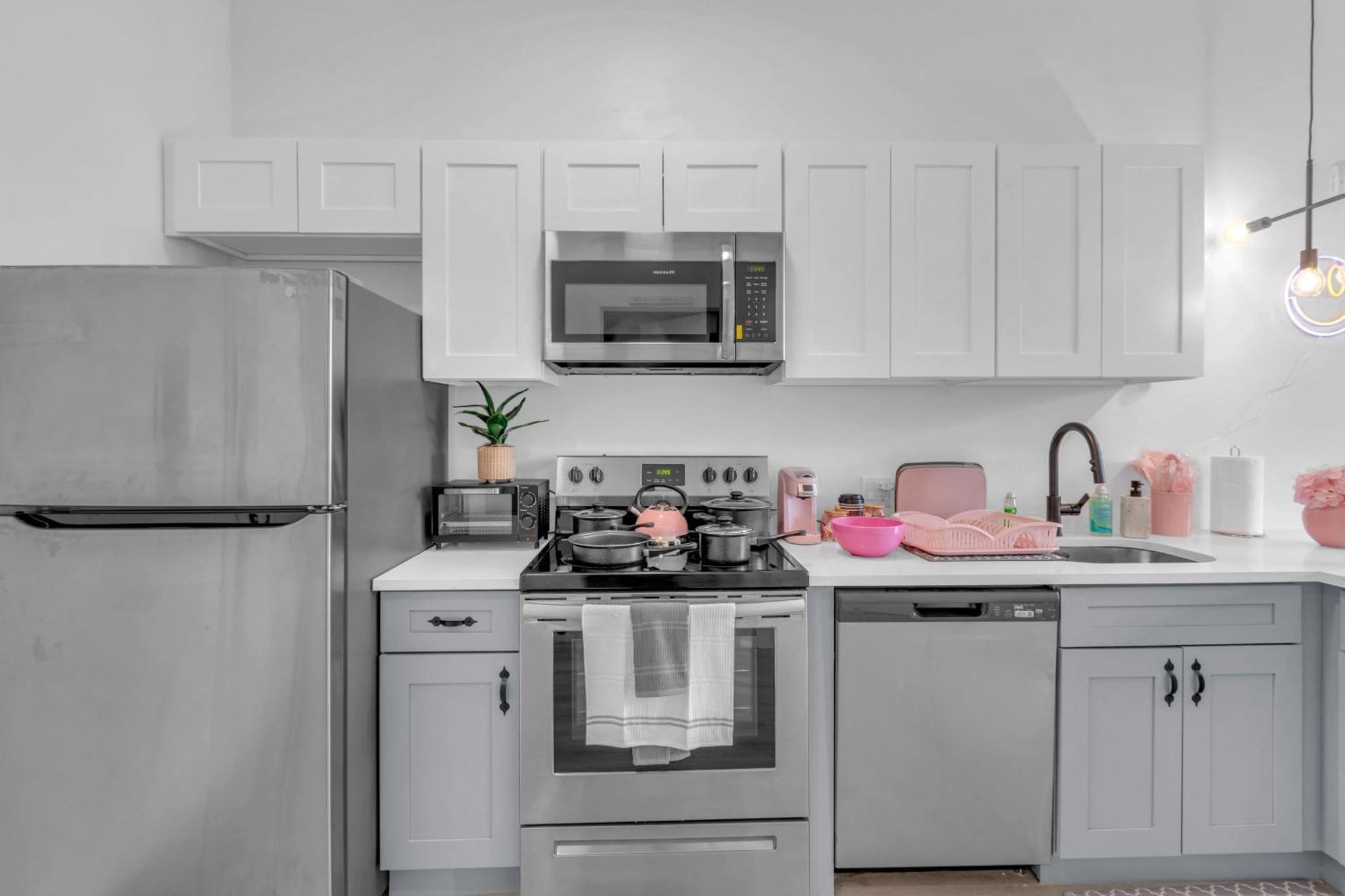 Апартаменты Pink Heaven Indoor Pool, Free Parking, Near Nyc Элизабет Экстерьер фото