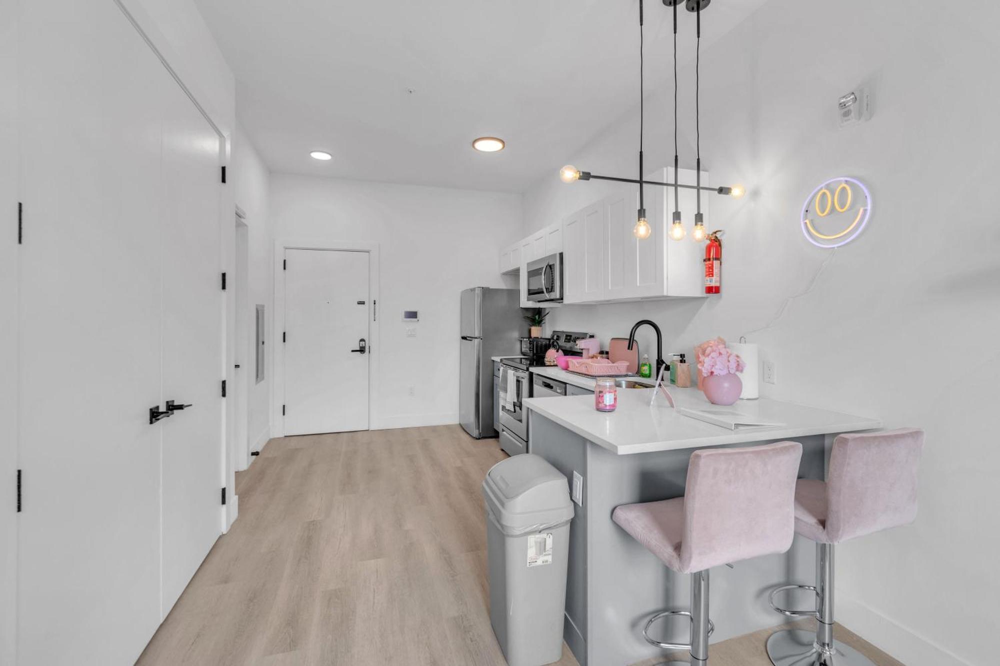 Апартаменты Pink Heaven Indoor Pool, Free Parking, Near Nyc Элизабет Экстерьер фото